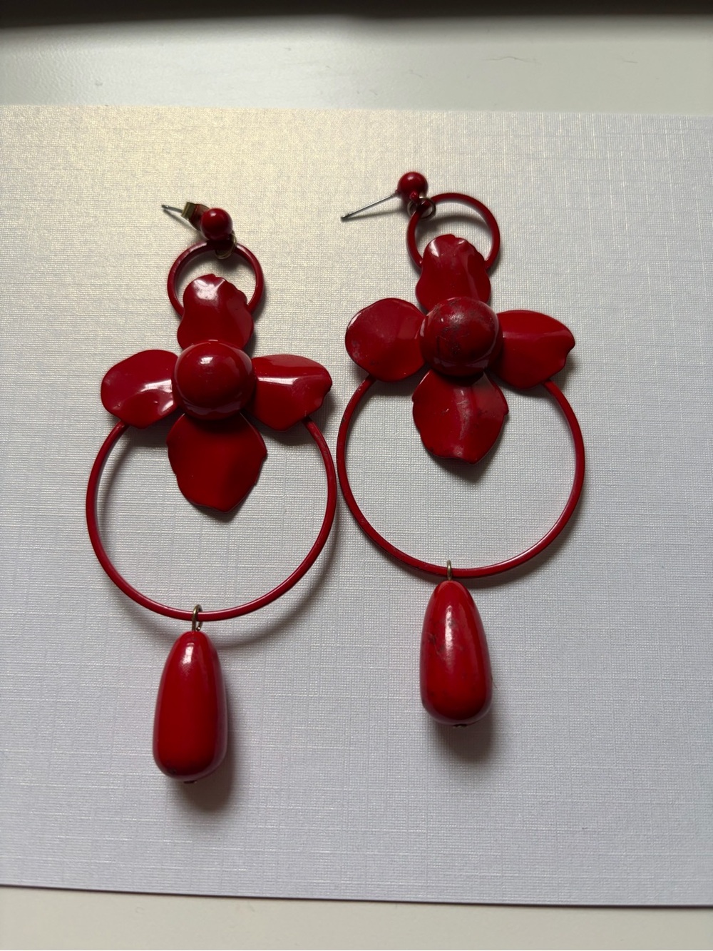 4/$100 vintage 1960 Red Floral Hoop Drop Earrings - Brand: